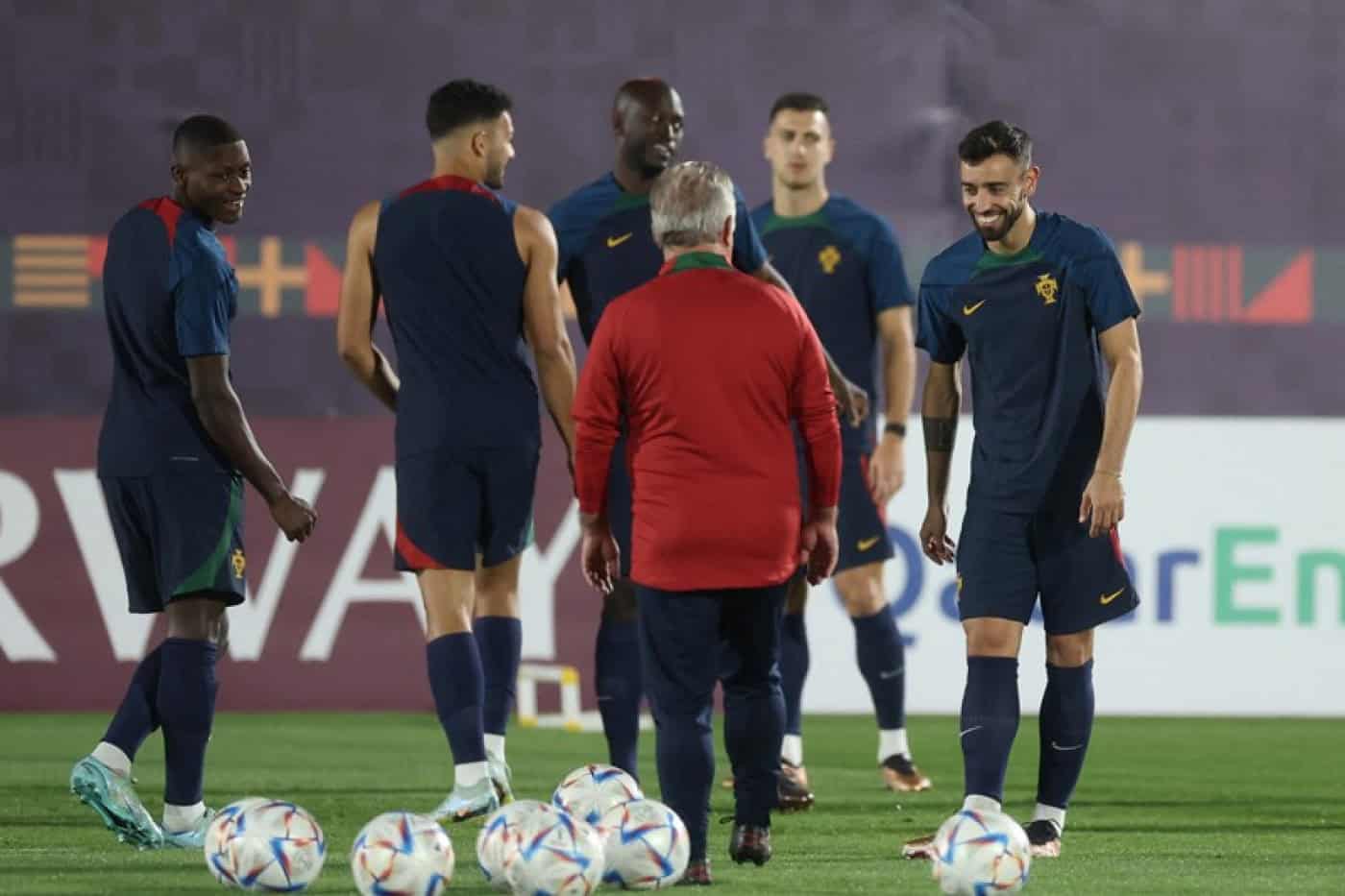 Danilo, Guerreiro, Otávio e Félix no 'onze' frente ao Gana