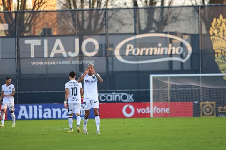 Famalicão deixa-se empatar na receção ao Académico de Viseu