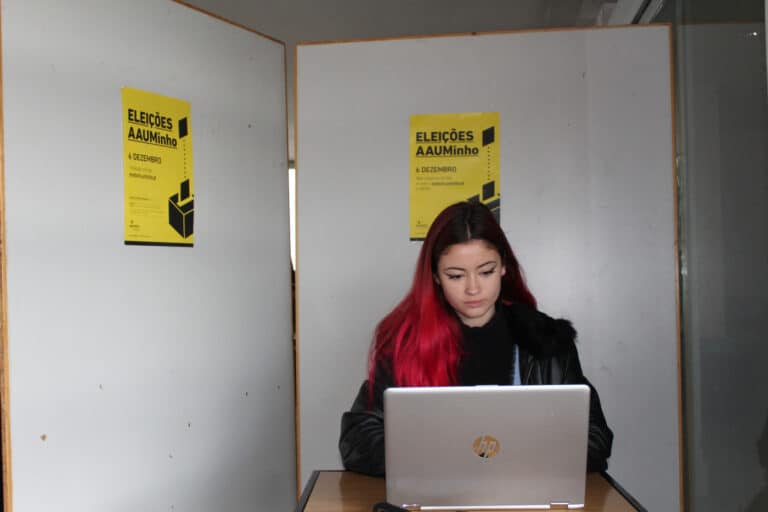 Candidata à Direção da AAUMinho, Inês Castro, já votou&nbsp;&nbsp;