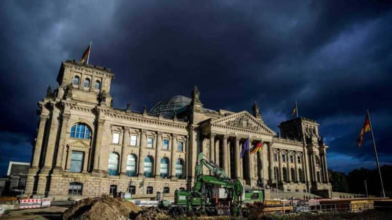 Extrema-direita. Autoridades alemãs prendem 25 suspeitos de tentativa de golpe de Estado&nbsp;