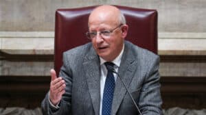 Eutanásia: Presidente do parlamento não admite projeto de resolução do PSD para referendo 