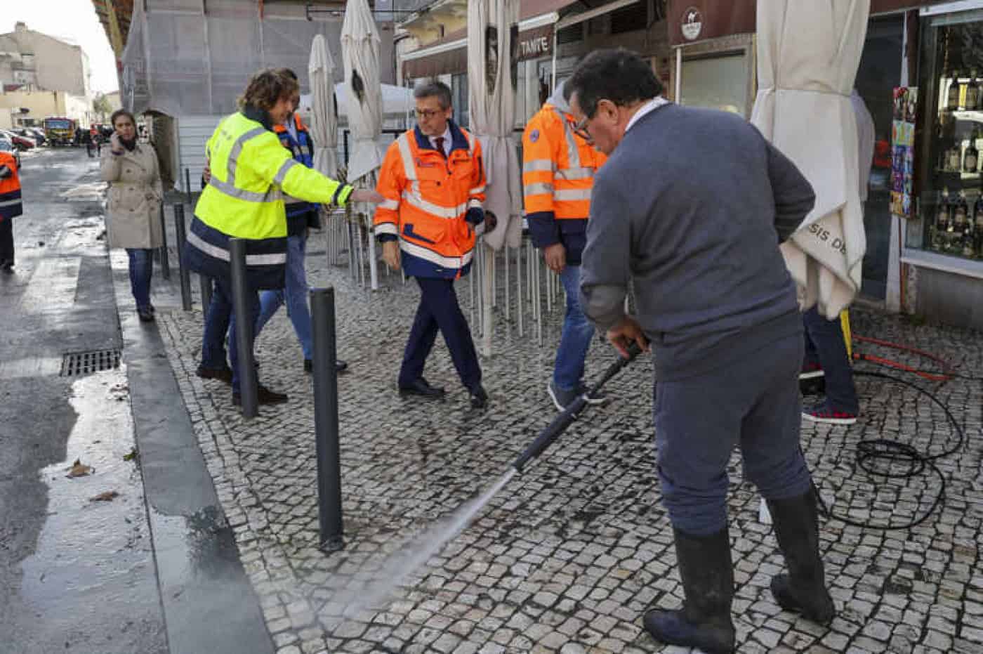 Câmara de Lisboa pede à população que não saia de casa esta noite