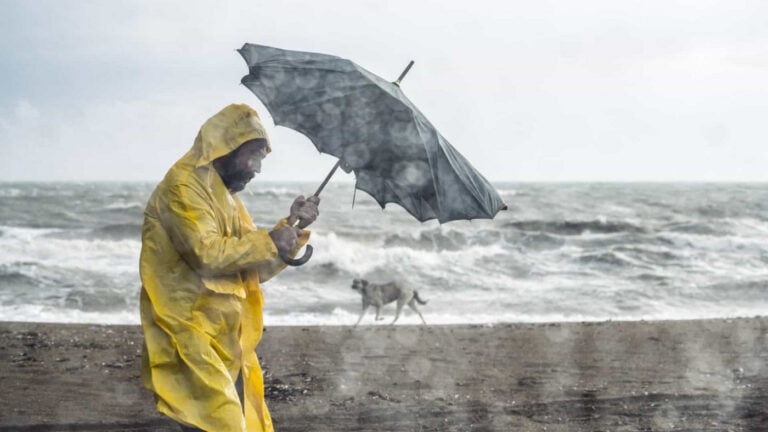 Mau tempo. Chuva forte e persistente prevista até quinta-feira