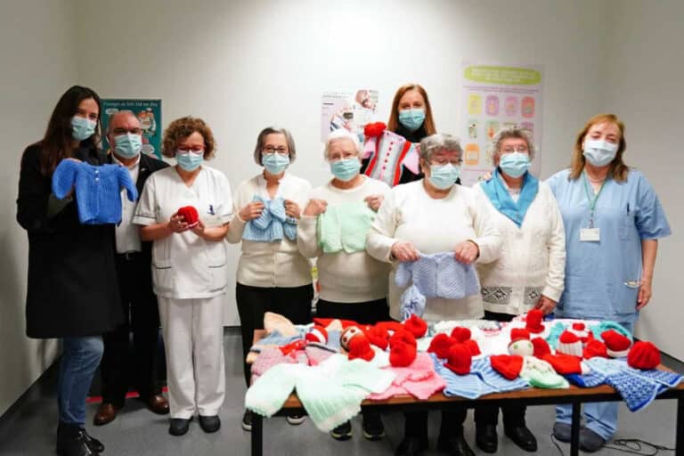 12 anos depois CMB continua a doar roupas aos bebés prematuros