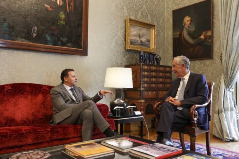 Líder do PSD destaca "cooperação impecável" com PR, mas cada um com a sua função