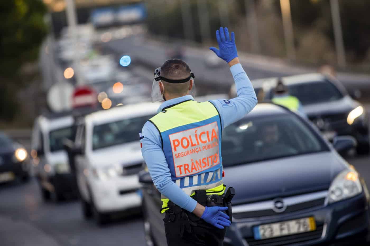 Mais de 1.101 acidentes nas estradas registados pela PSP na última semana causam um morto e 255 feridos