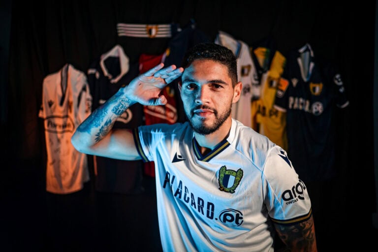 FC Famalicão renova com capitão Riccieli