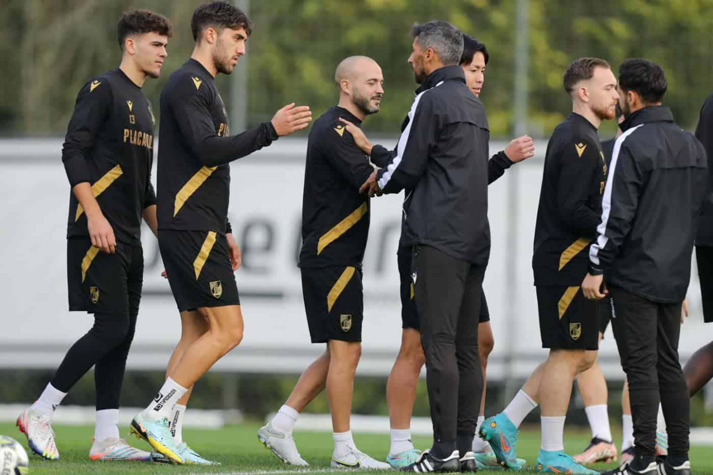 Treinador do Vitória SC quer evitar "erros infantis" para regressar aos triunfos