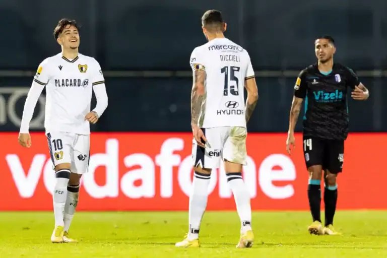 Famalicão vence Vizela e segue para a terceira vitória consecutiva