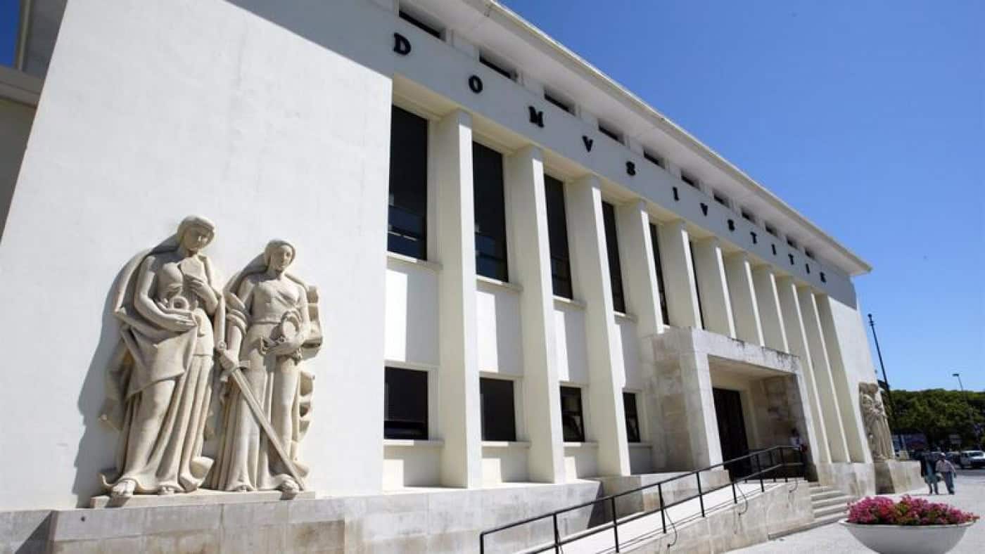 Ano judicial abre com funcionários em protesto contra degradação da Justiça