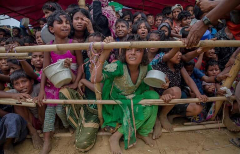 Crianças rohingya condenadas a prisão por tentarem sair de Myanmar&nbsp;