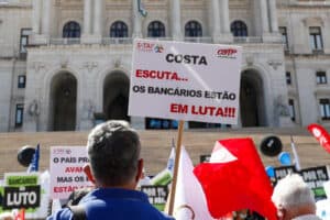 Bancários realizam manifestações em Lisboa contra proposta de aumentos de 2,5% 