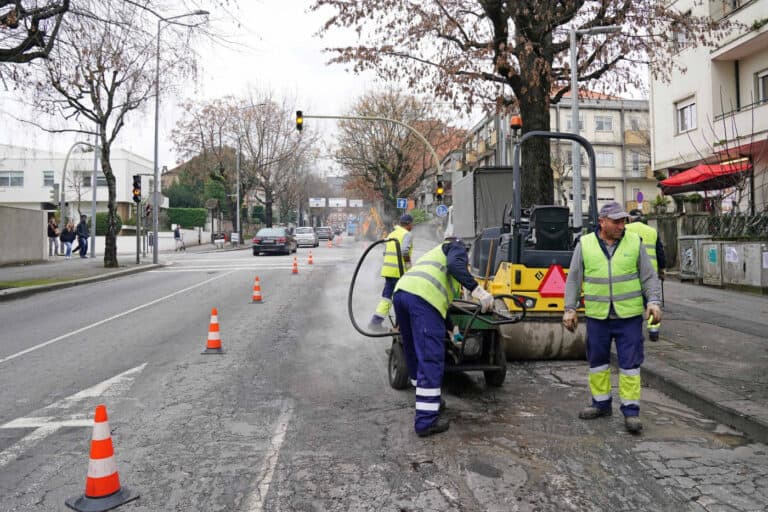 CMB realizou 500 intervenções de reparação nas vias desde setembro