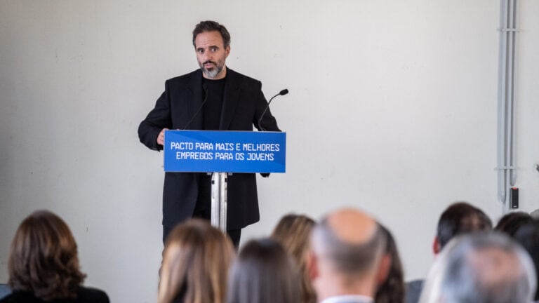 Dst, Casais e Torrestir signatárias do pacto Mais e Melhores Empregos para Jovens
