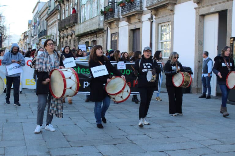 Professores "mais unidos que nunca" pela defesa da escola pública e direito à greve