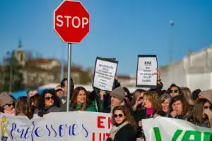 Professores e pessoal não docente voltam a manifestar-se hoje em Lisboa&nbsp;