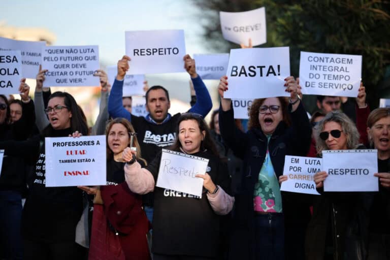 Sindicato apela a grande greve nas escolas antes do início dos serviços minimos&nbsp;