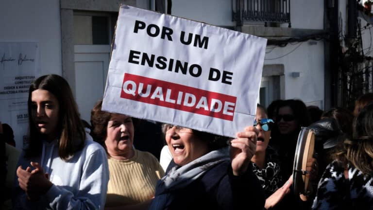 Professores unidos continuam a luta à margem dos sindicatos&nbsp;