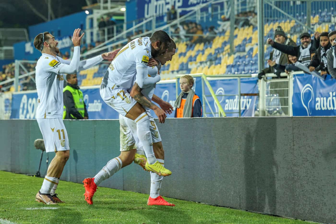 Safira dá três pontos ao Vitória SC que iguala Casa Pia no campeonato&nbsp;