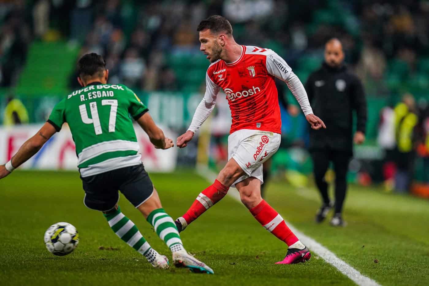 Os onzes iniciais de SCB e Famalicão na Pedreira