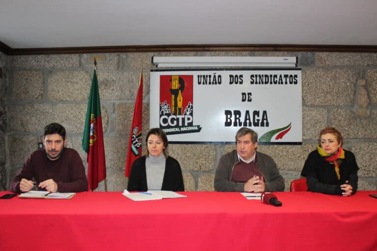 USB realiza duas 'Praças da Indignação' por melhores salários e condições de vida