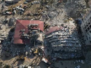 Mais de 24 mil mortos no sismo na Turquia e Síria 