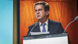 Comissão recomenda que idade máxima para apresentar queixa suba para 30 anos&nbsp;