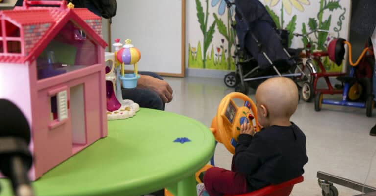 Acreditar defende aumento da baixa para acompanhamento do filho com cancro para 100%&nbsp;