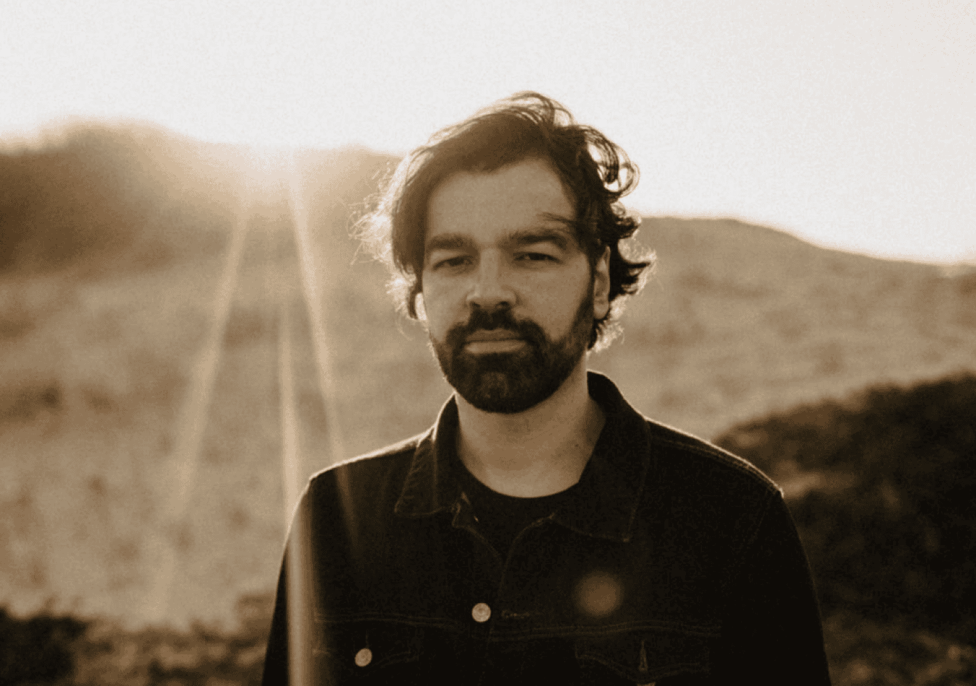 Valter Lobo convida o público para um "jogo de emoções" no Theatro Circo