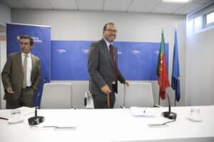 Governo e professores voltam às negociações 