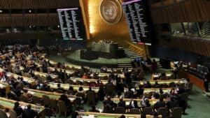141 países da ONU exigem retirada de tropas russas da Ucrânia e "paz justa"&nbsp;