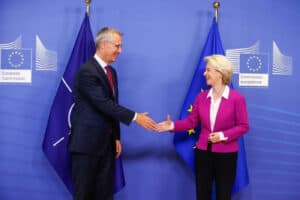 UE e NATO desvalorizam plano da China lembrando proximidade ao Kremlin