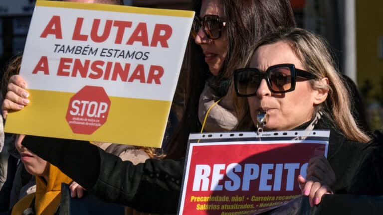 Profissionais da educação voltam hoje a manifestar-se em Lisboa