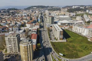 Trânsito condicionado esta quinta-feira nas Avenidas Júlio Fragata e João Paulo II