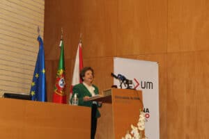 Provedora de Justiça reconhece que há um problema de comunicação na administração pública portuguesa