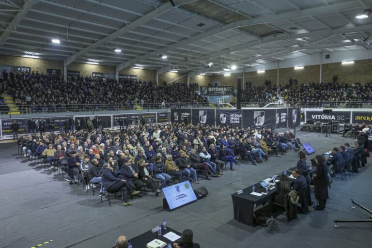 Sócios do Vitória SC aprovam venda de 46% das ações ao V Sports