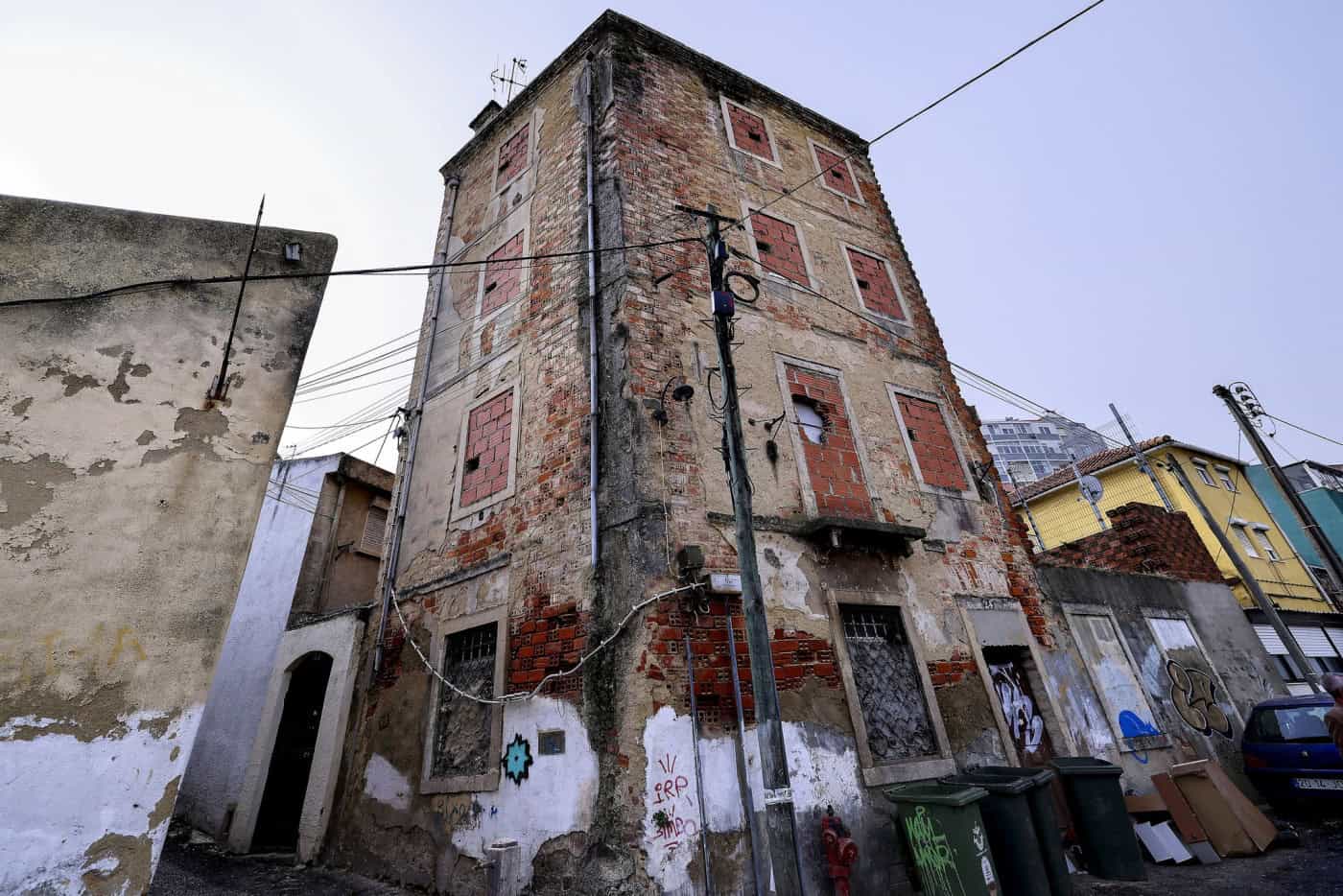 Empresas de água, luz ou gás vão comunicar casas vazias aos municípios todos os anos