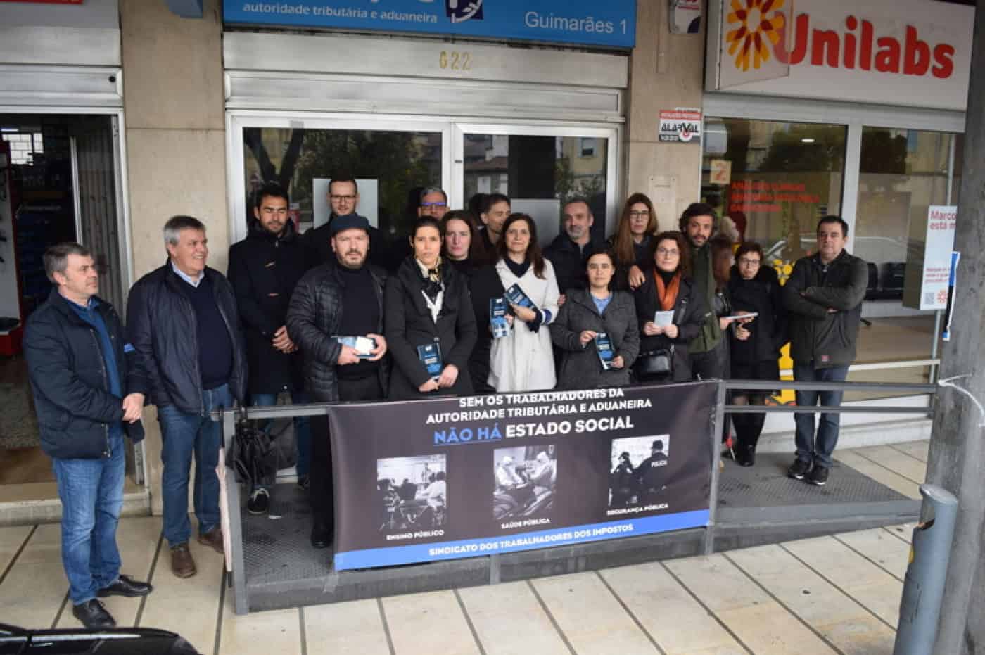 Funcionários dos Impostos em greve queixam-se da falta de pessoal