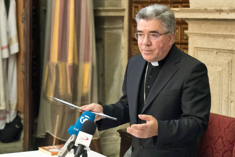 Bispo auxiliar de Braga diz que dioceses podem afastar já padres suspeitos