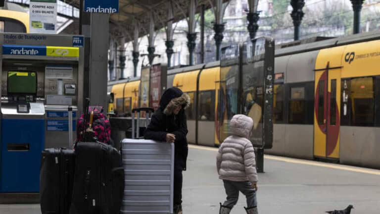 Maquinistas da CP em greve esta sexta-feira com 30% de serviços mínimos&nbsp;