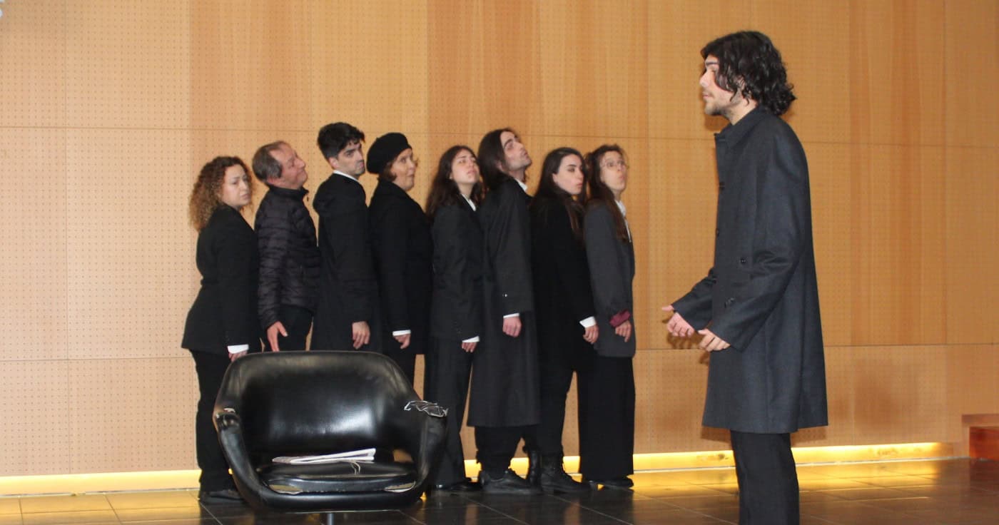 Braga En'Cena promove estreia de atores na sala principal do Theatro Circo