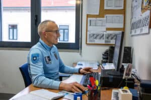 Um terço das vítimas de violência conheceram agressores nas redes e em sites de encontros 