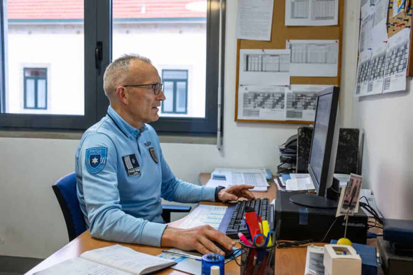 Um terço das vítimas de violência conheceram agressores nas redes e em sites de encontros