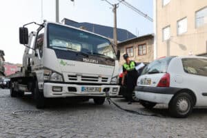 Munícipes de Braga criticam reboques de carros abandonados 