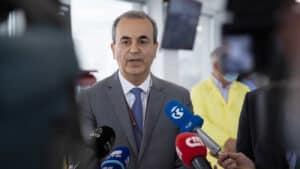 Listas de espera no SNS aumentaram porque procura cresceu mais de 20%