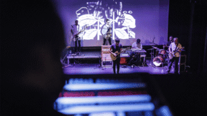 Faltam espaços para fixar artistas na região