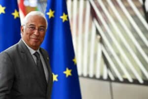 António Costa afasta contágio de crise bancária e critica Bruxelas na eletricidade&nbsp;