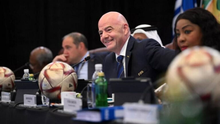 Infantino reeleito por aclamação presidente da FIFA&nbsp;