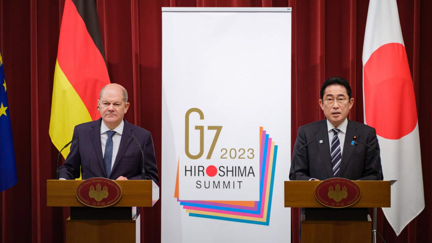 Japão e Alemanha reiteram vontade de reforçar sanções contra a Rússia