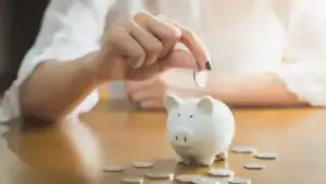 Taxa de poupança das famílias cai para 6% em 2022&nbsp;